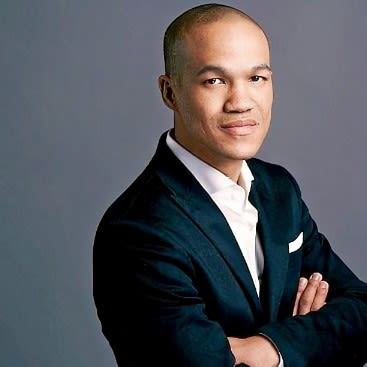 A portrait of Sheldon Morais